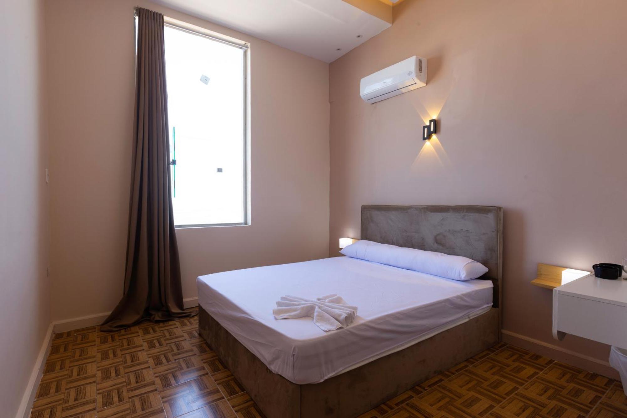 Hyat Hostel & Suites Alessandria Esterno foto